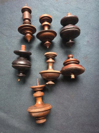 Pináculos de madera antiguos