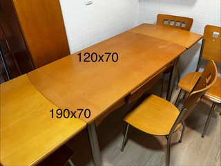 Mesa de cocina con 4 sillas