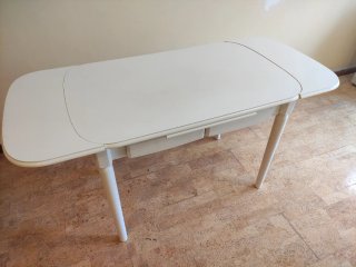 Mesa de cocina lacada blanca
