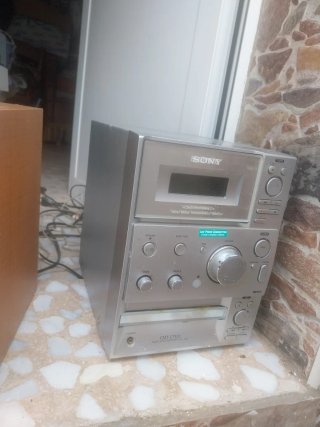 Equipo de música Sony con tocadiscos PS-J10