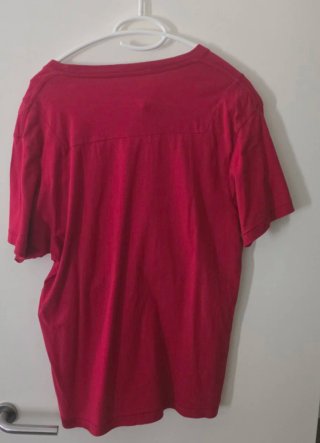 Camiseta Friki roja con estampado