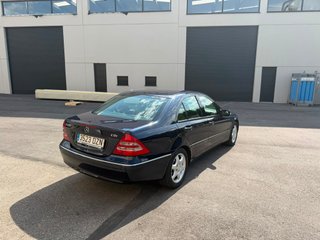 Mercedes-Benz Clase C 2006