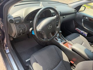 Mercedes-Benz Clase C 2006