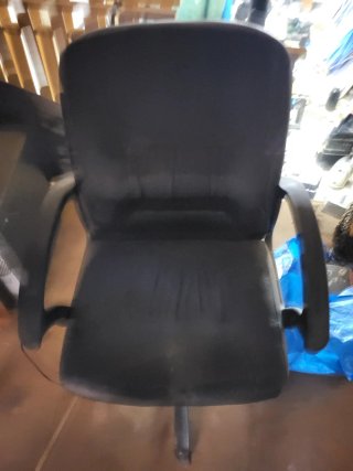 Silla de oficina negra