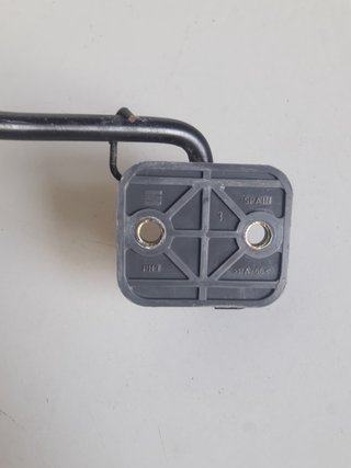 Retenedor freno puerta trasera der - SEAT INCA