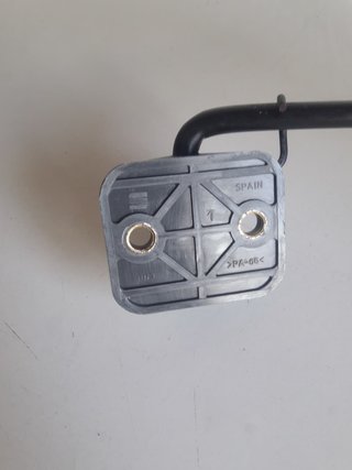 Retenedor freno puerta trasera izq - SEAT INCA