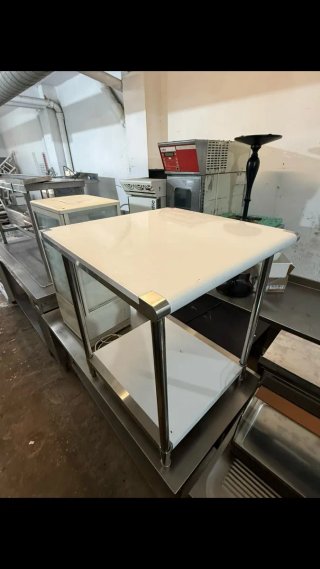 Mesa de acero inoxidable