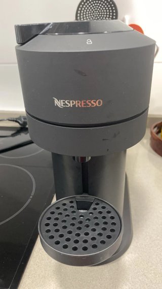 Cafetera Nespresso Vertuo Next Negra