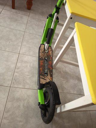 Patinete plegable Avigo verde