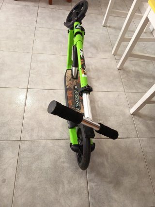 Patinete plegable Avigo verde
