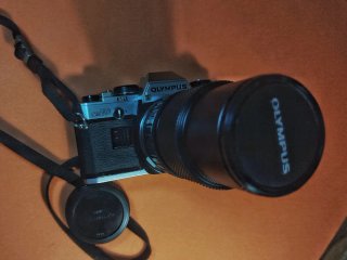Olympus OM-10 + Objetivo 75-150mm Manual