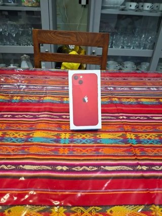 Caja iPhone 13 Roja