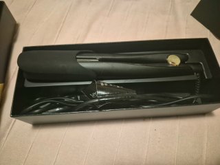 Plancha pelo ghd nueva, x no es compatible mi pelo