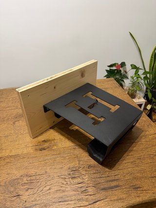 Soporte bici pared acero y madera.