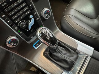 Volvo V60 2.4 D6 Híbrido AWD Auto