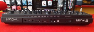 Modal Electronics Argon8 Sintetizador