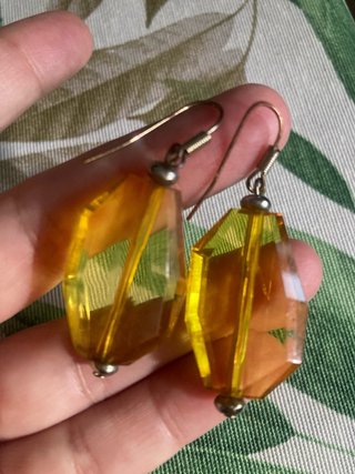 Pendientes colgantes amarillos facetados