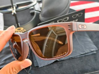 Oakley Holbrook Marrón