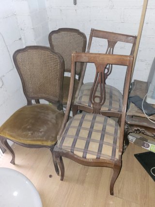 Conjunto de 4 sillas antiguas para restaurar