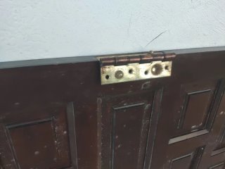 Puerta madera maciza reforzada