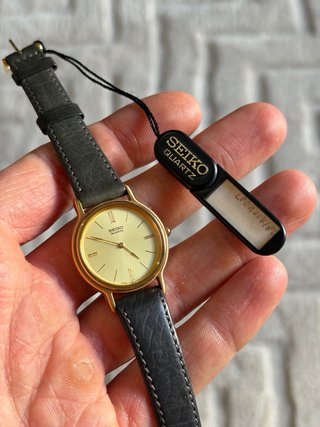 Seiko Quartz Donna Vera Pelle NUOVO NOS 28mm