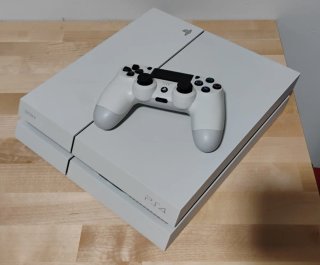 Consola Sony PS4 Blanca + Mando