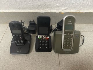 3 Teléfonos Inalámbricos PHILIPS y Daewoo