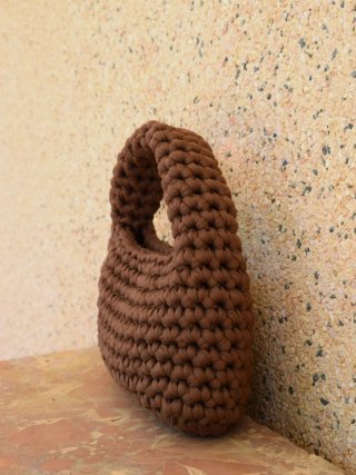Bolso de mano ovalado crochet