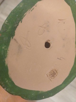 Figura cerámica sirvienta vintage té