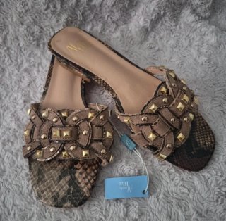 Sandalias Alma en Pena Tachuelas Piel Serpiente