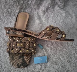 Sandalias Alma en Pena Tachuelas Piel Serpiente