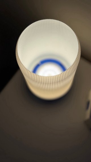 Lámpara de mesa moderna