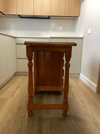 Escritorio de madera clásico