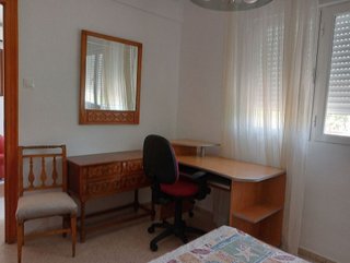 Piso en alquiler en Polígono Cartuja – La Paz en Granada