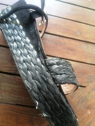 Sandalias negras trenzadas