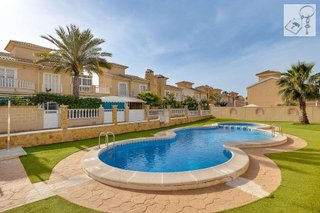 Chalet en venta en Nueva Torrevieja - Aguas Nuevas en Torrevieja