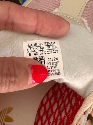 Zapatillas Adidas Beige y Rojo Talla 37