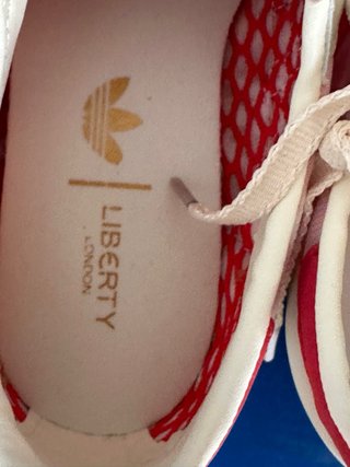 Zapatillas Adidas Beige y Rojo Talla 37