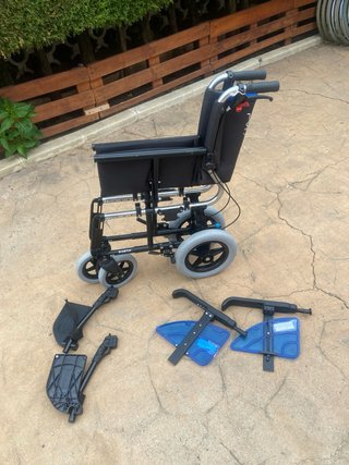 Silla de ruedas ligera Porta con frenos