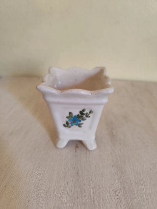 Maceta pequeña cerámica antigua