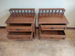 Mesitas de noche antiguas de madera