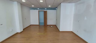 Local comercial en alquiler en Montequinto en Dos Hermanas