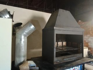 Chiringuito de madera, chimenea, chill out