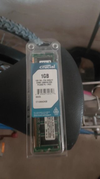 2Banchi RAM da 256MB ciascuno DDR PC2700 RAM