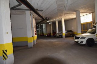 Garaje en alquiler en Bola de Oro - Serrallo en Granada