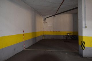 Garaje en alquiler en Bola de Oro - Serrallo en Granada