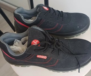 Zapatos de trabajo Anko negros y rojos