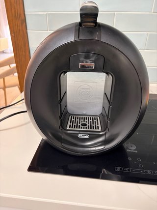 Cafetera Dolce Gusto DeLonghi Negra
