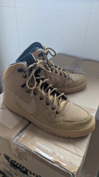 Botas Nike Beige/Marrón Talla 42.5