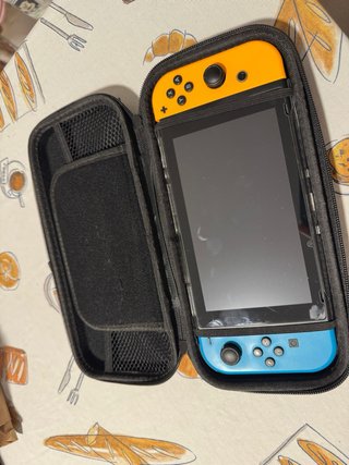 Nintendo Switch completa con extras
